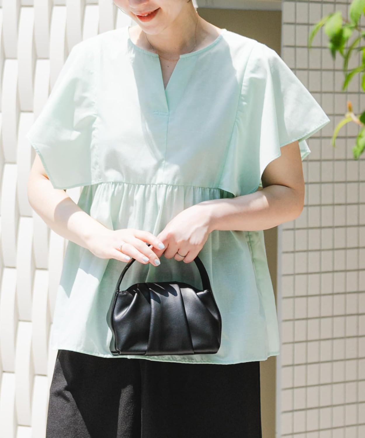 新品未使用タグ付★URBAN RESEARCH ROSSOタックスリーブブラウス 新品未使用タグ付☆URBAN RESEARCH ROSSOタックスリーブブラウス